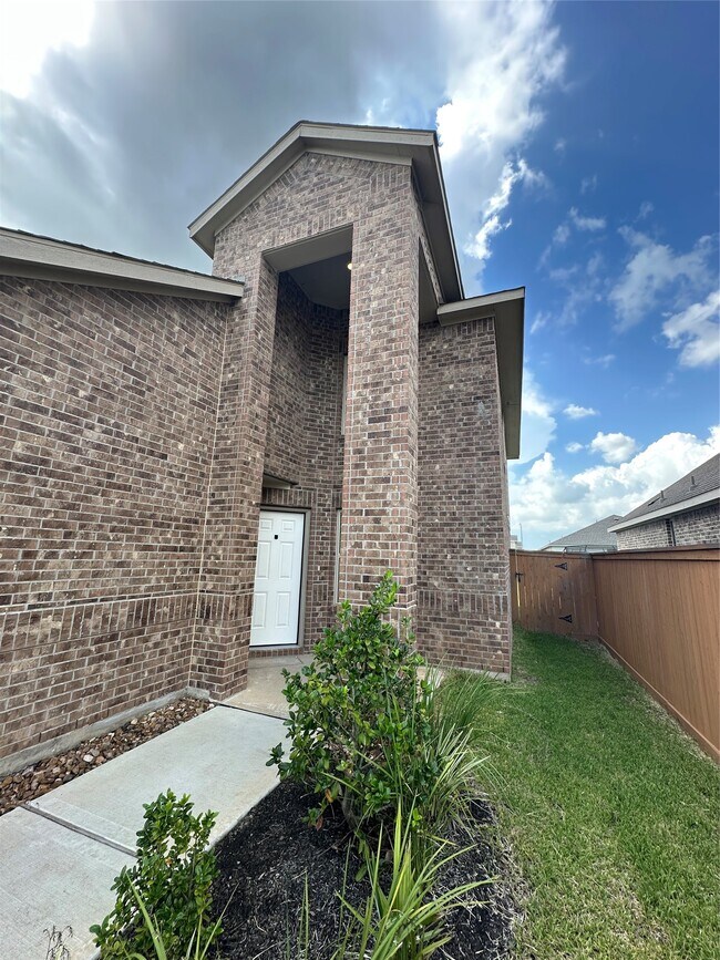 Building Photo - 3004 Courtney Coral Ln