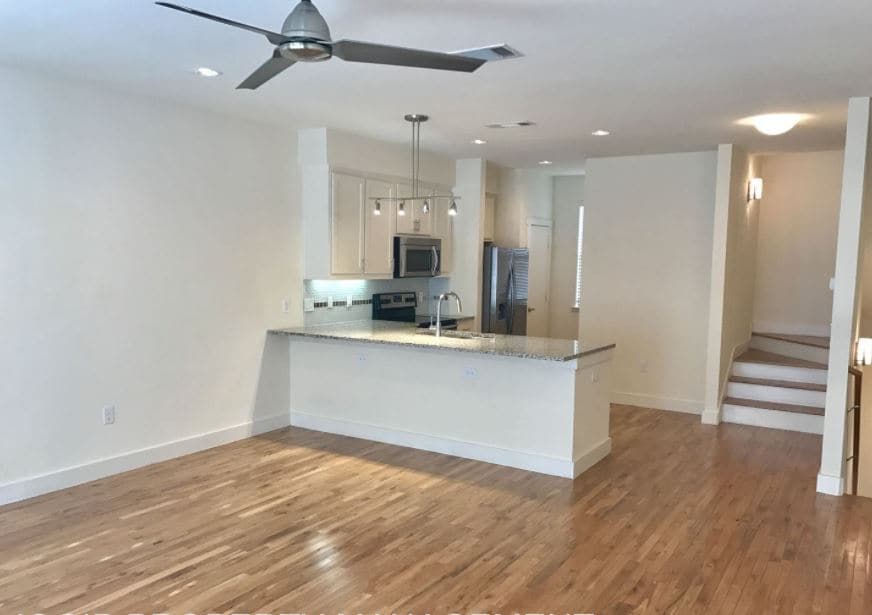 Ross at Live Oak Townhomes Townhomes for Rent Dallas, TX