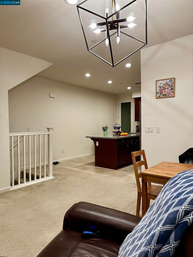 Building Photo - 5561 Apex Dr