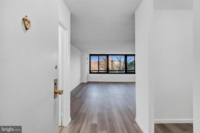 Foto del edificio - 5500 Holmes Run Pkwy
