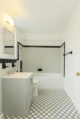 Building Photo - 200 W 20th St