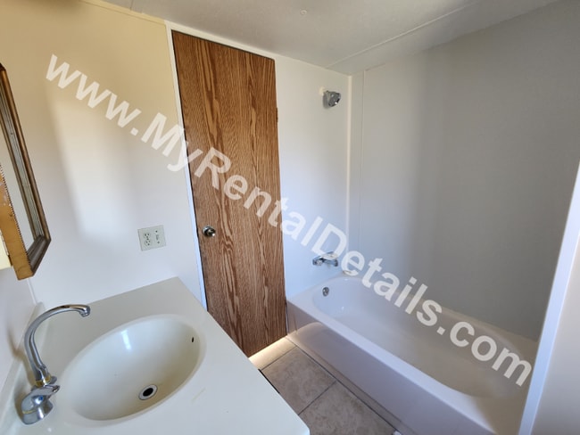 Building Photo - 49 Brookdale Rd