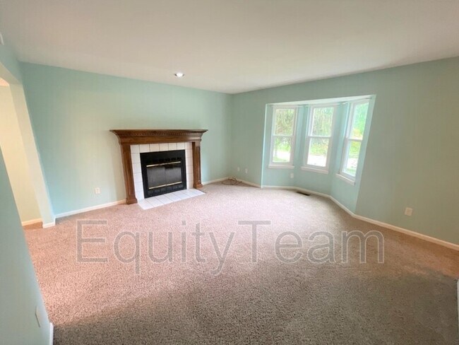 Foto del edificio - 9400 White Pine Dr