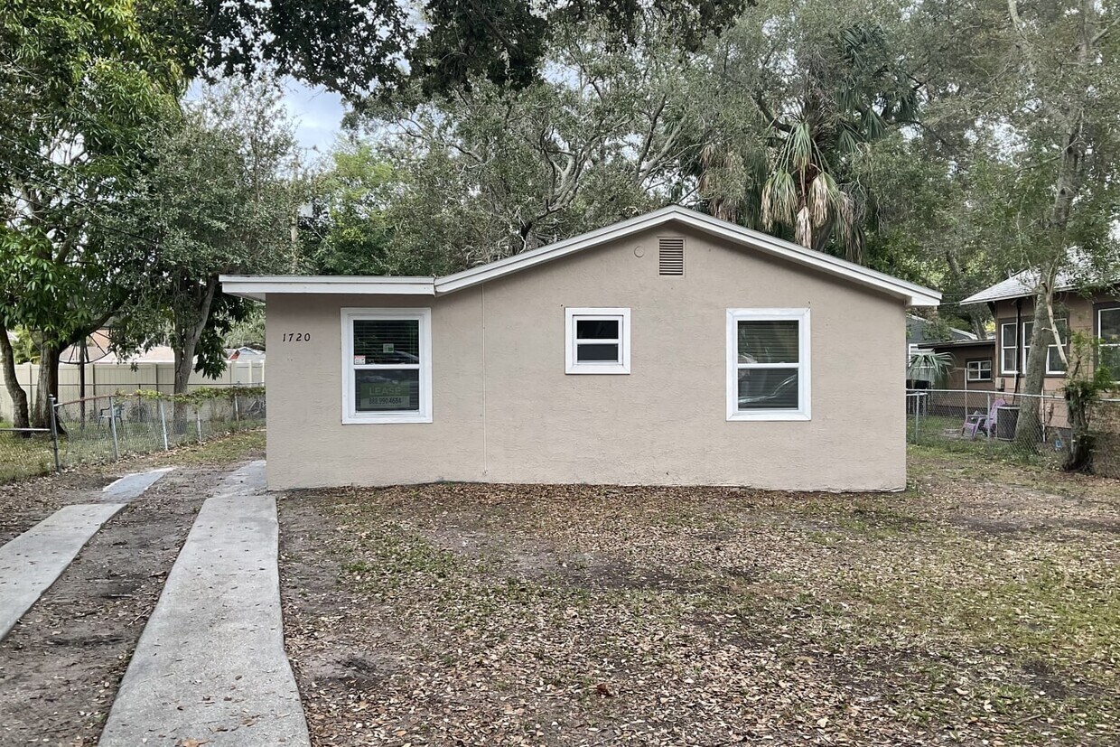 Primary Photo - 1720 Granville Ct S