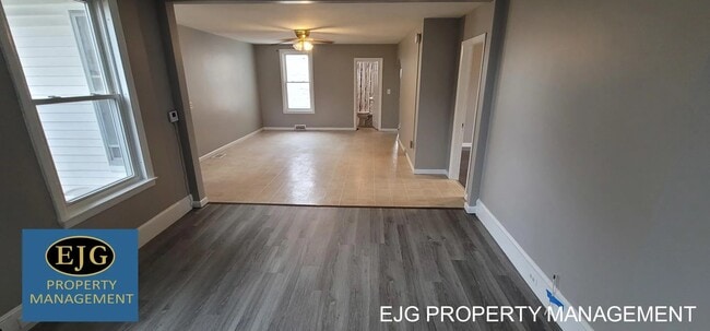 Building Photo - 454 Dubuque St