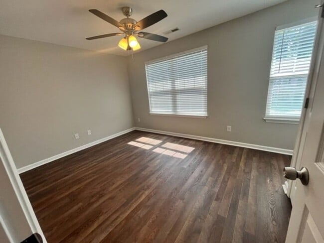 Foto del edificio - 2 bedroom 2.5 bath townhome available