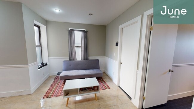 Building Photo - ROOM ONLY in 6-bed/2.0-bath Home
