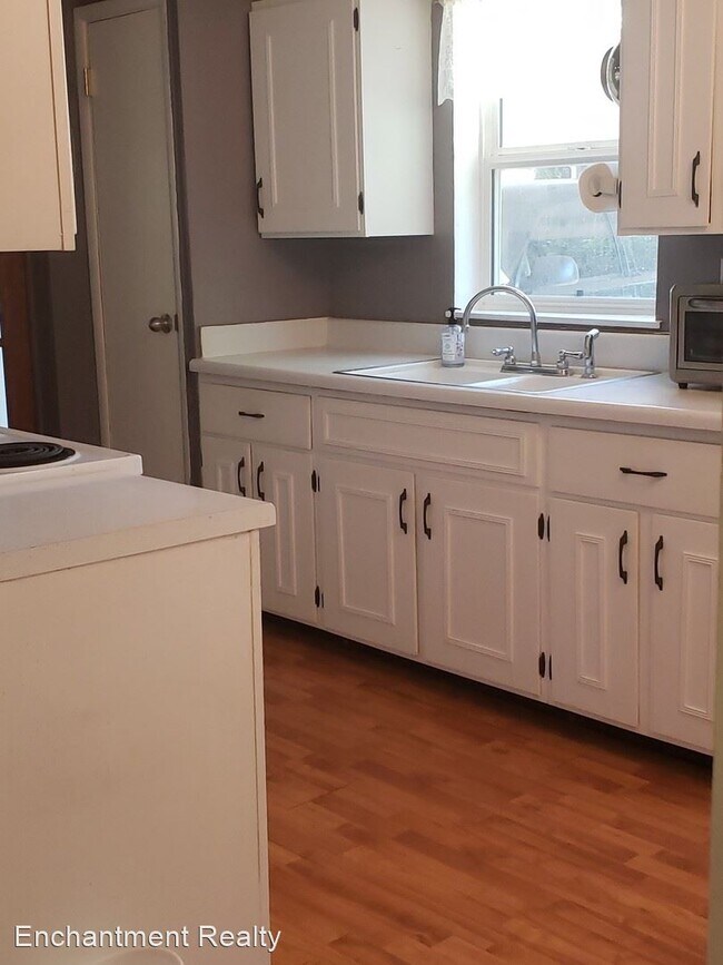 Foto del edificio - 3 br, 1.5 bath House - 718 E. 38th St.