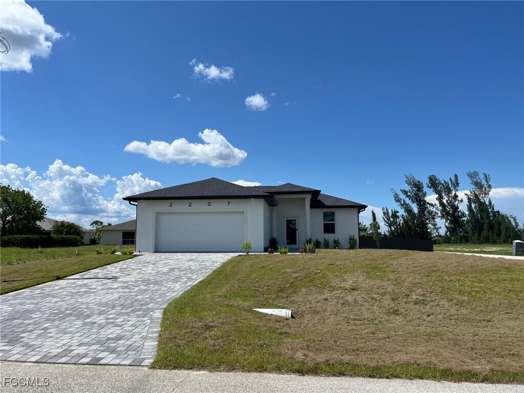 Foto principal - 2207 NW 25th Ln
