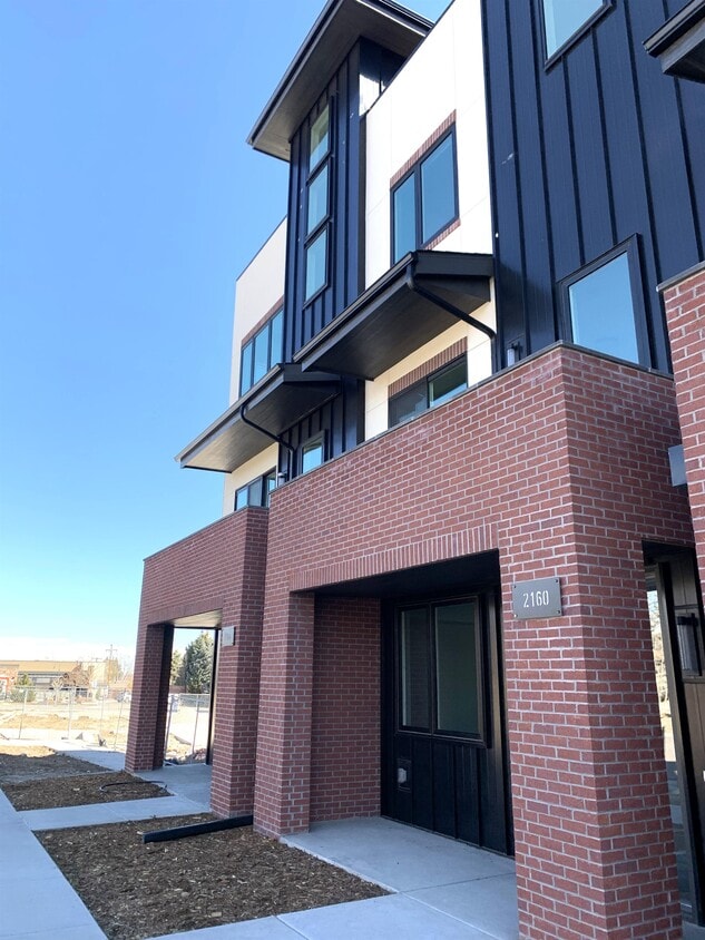 Foto principal - 2160 Youngfield St