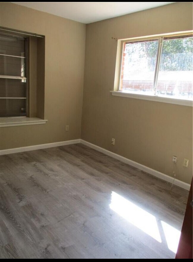 Foto del edificio - 10625 Rockwood St