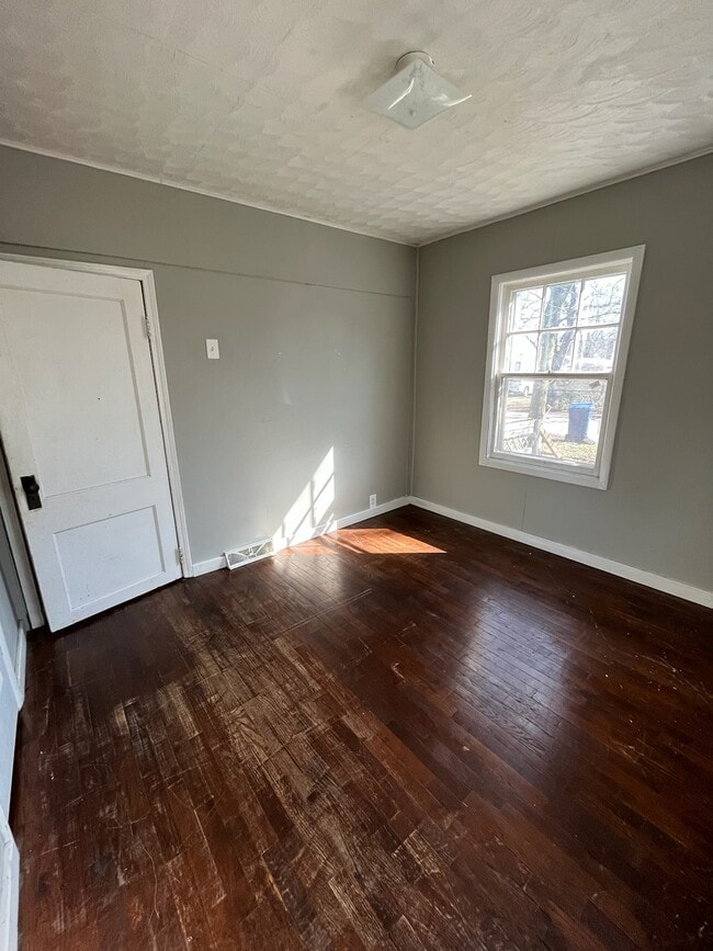 Building Photo - 144 Reed Ave
