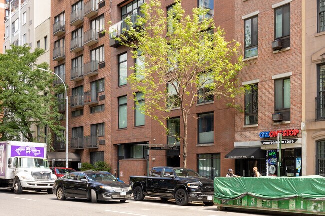 Building Photo - 147 Lexington Ave