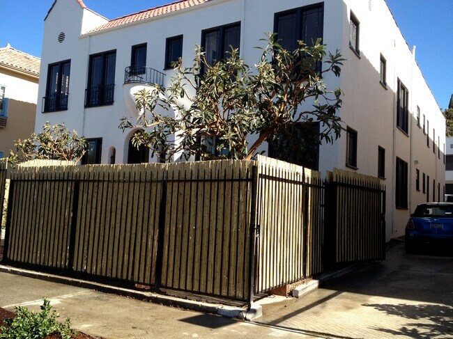 Foto del edificio - 122 S Westmoreland Ave