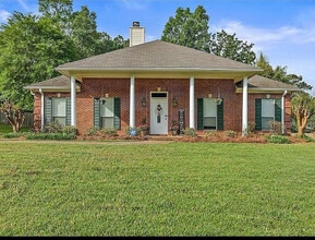 Building Photo - 125 Cypress Ridge Dr