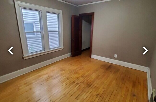 Foto del edificio - 3449 N Oakland Ave