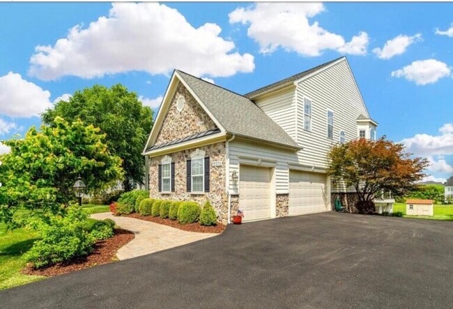 Building Photo - 22374 Dolomite Hills Dr