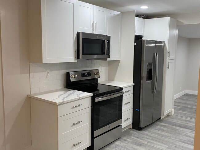 Building Photo - 6514 Garden Ave