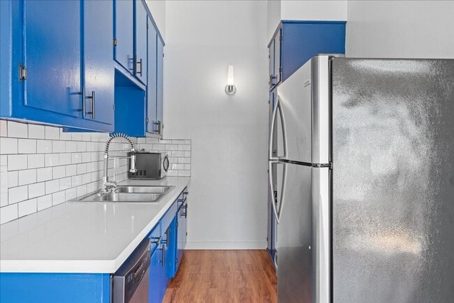 Building Photo - 6114 Cahuenga Blvd