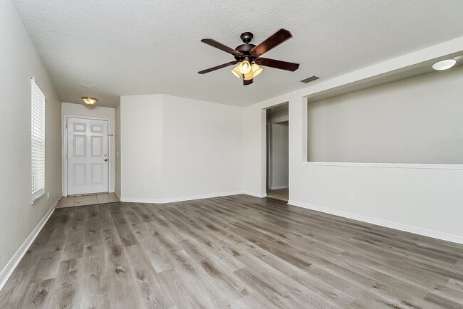 Building Photo - 11019 Golden Silence Dr