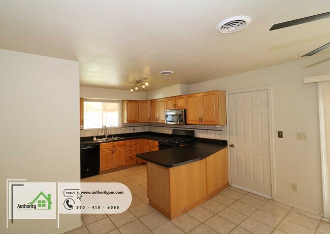 Building Photo - 4560 Enchanted Way