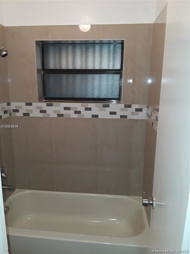 Building Photo - 14414 SW 105th Ct