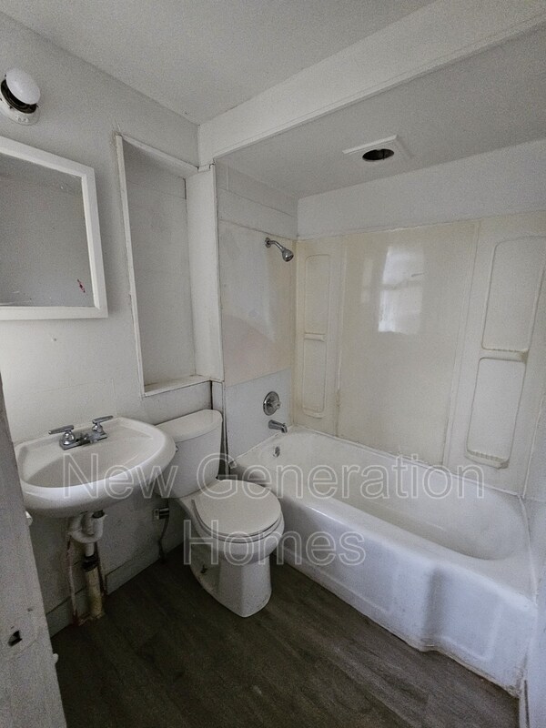 Foto del edificio - 1913 E Prairie Ave