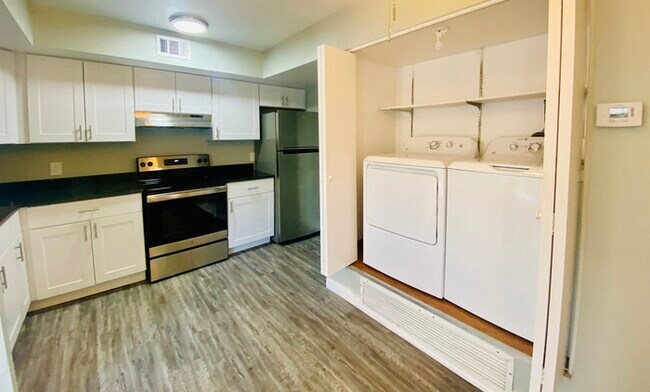 Building Photo - 337 S Railroad Ave