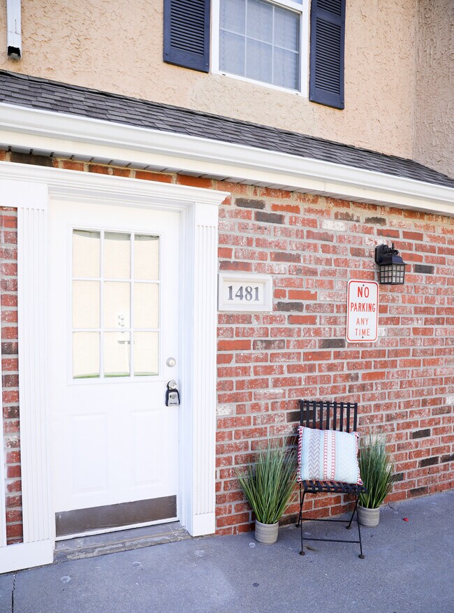 1481 Front Entrance - 1481 E 120th St