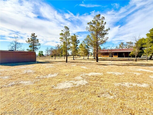 Foto del edificio - 1081 Pluto St