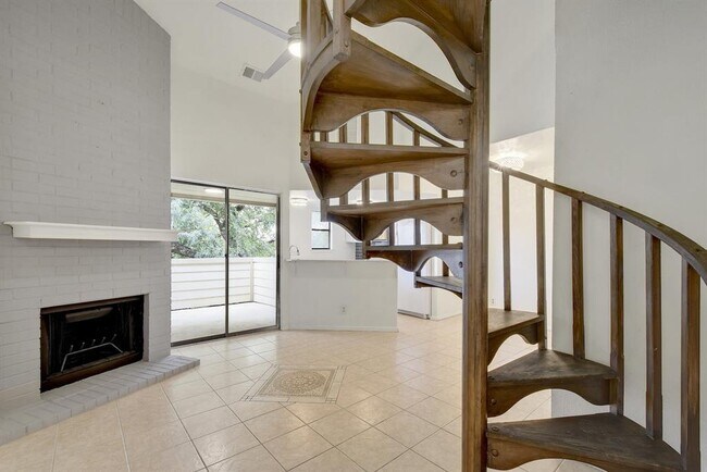 Building Photo - 2500 Burleson Rd