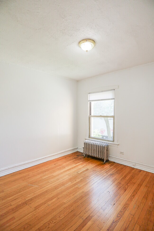 Foto del edificio - 4821 N Kimball Ave