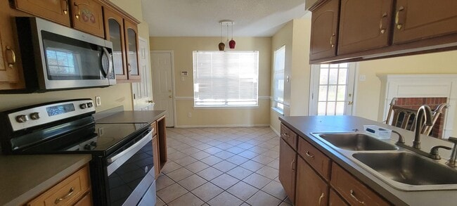 Foto del edificio - 3/2 Double Car Garage