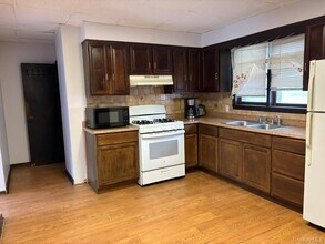 Building Photo - 40 Parker Ave