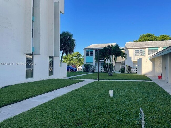Foto del edificio - 2017 NW 46th Ave
