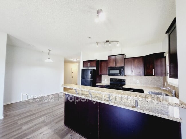 Building Photo - 263 Macewan Rd