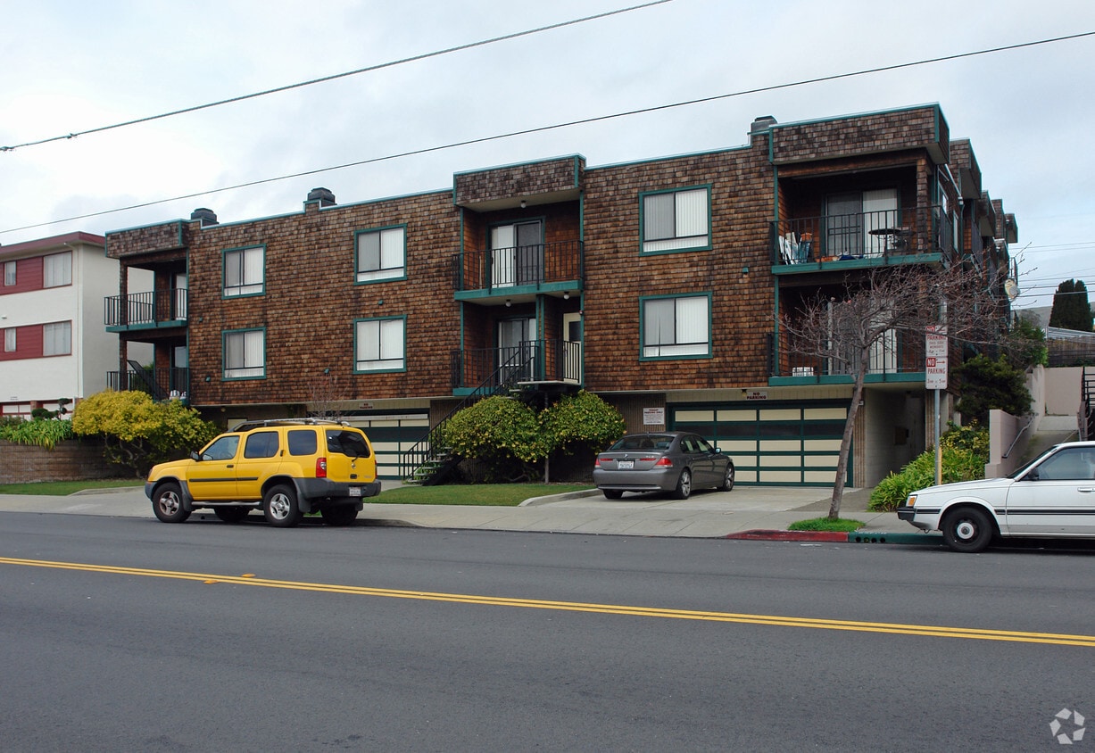 Grant Manor Apartments in South San Francisco, CA