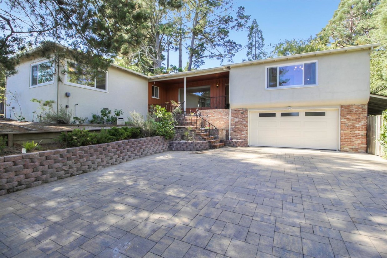 Foto principal - 940 Black Mountain Rd