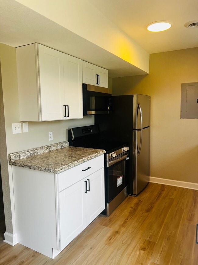 Building Photo - CALL ABOUT OUR MOVE IN SPECIAL!