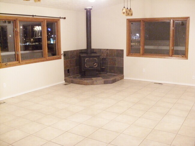 Living room - 11401 Daryl St