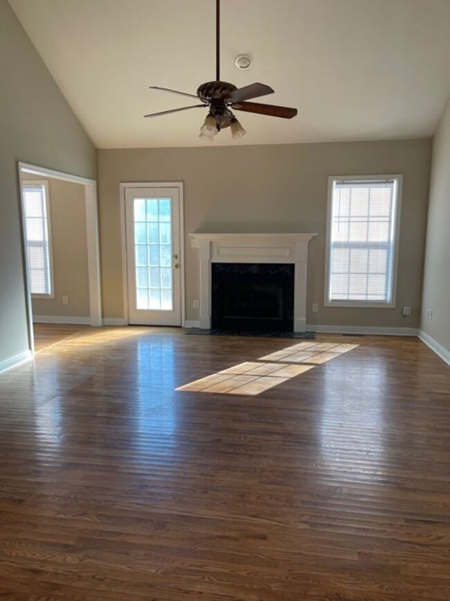 Building Photo - 921 Corydalis Ct