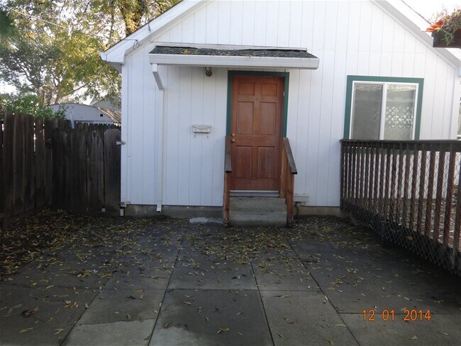 Building Photo - 708 Franklin Rd