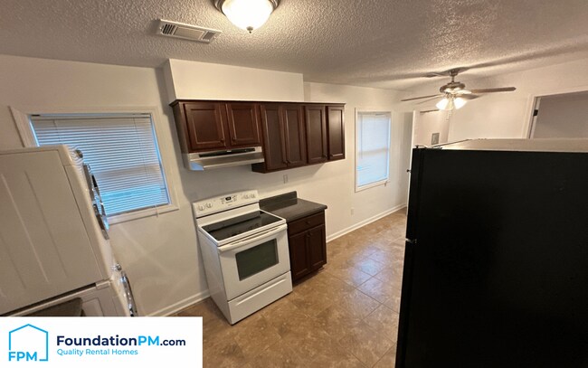 Foto del edificio - 2170 Chattering Ln