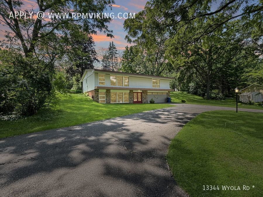 Primary Photo - 3br 2ba 2cg ~ Security Deposit Free Altern...