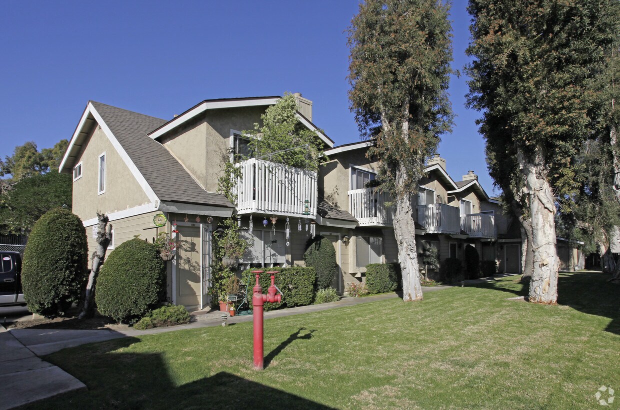 Building Photo - 280 Avocado St