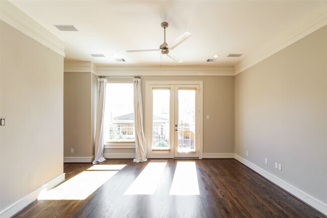 Foto del edificio - 4313 Floyd St