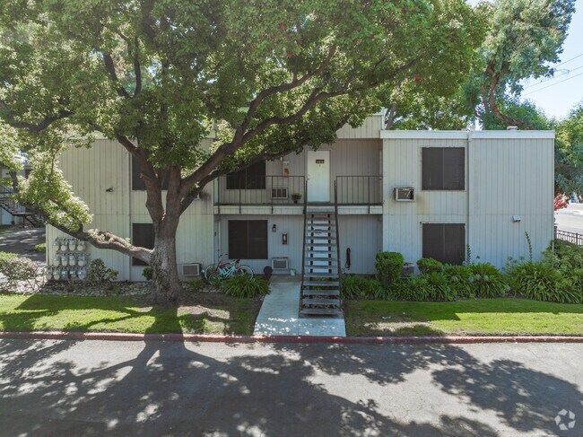 Edificio - Iron Horse Apartments