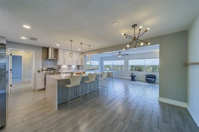 Building Photo - Treasure Island 3/2/2 Pool Home for Rent