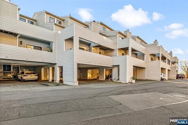 Foto del edificio - 750 Mainsail Ln