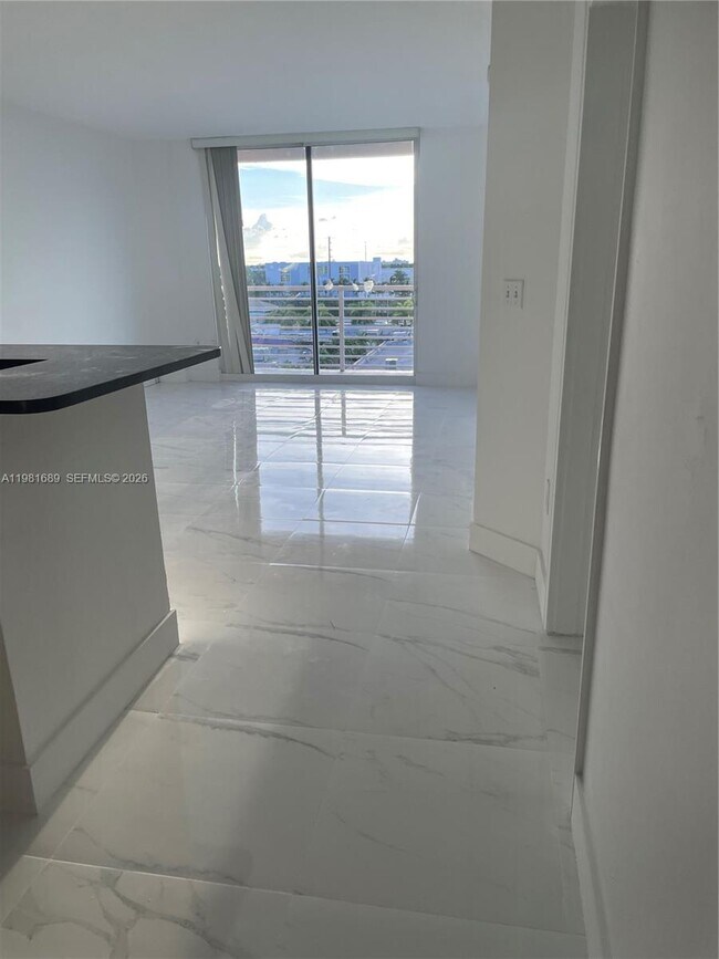 Foto del edificio - 2775 NE 187th St